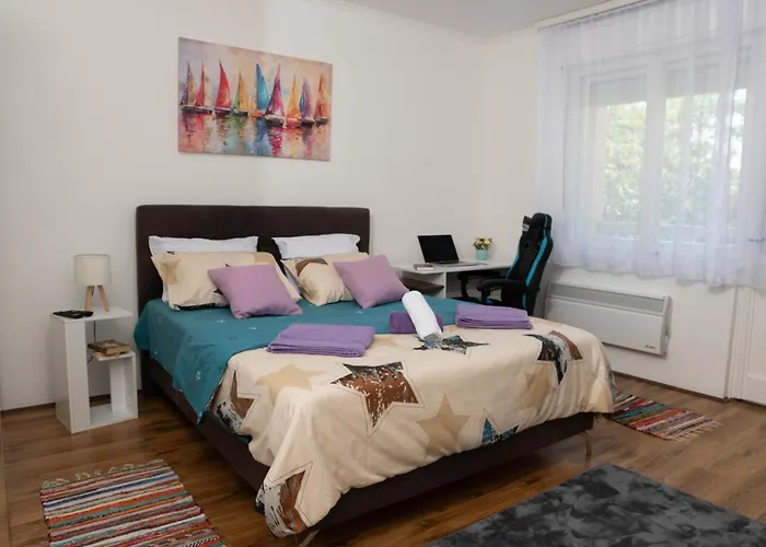 Nadahome - With Fast Wifi And Free Parking