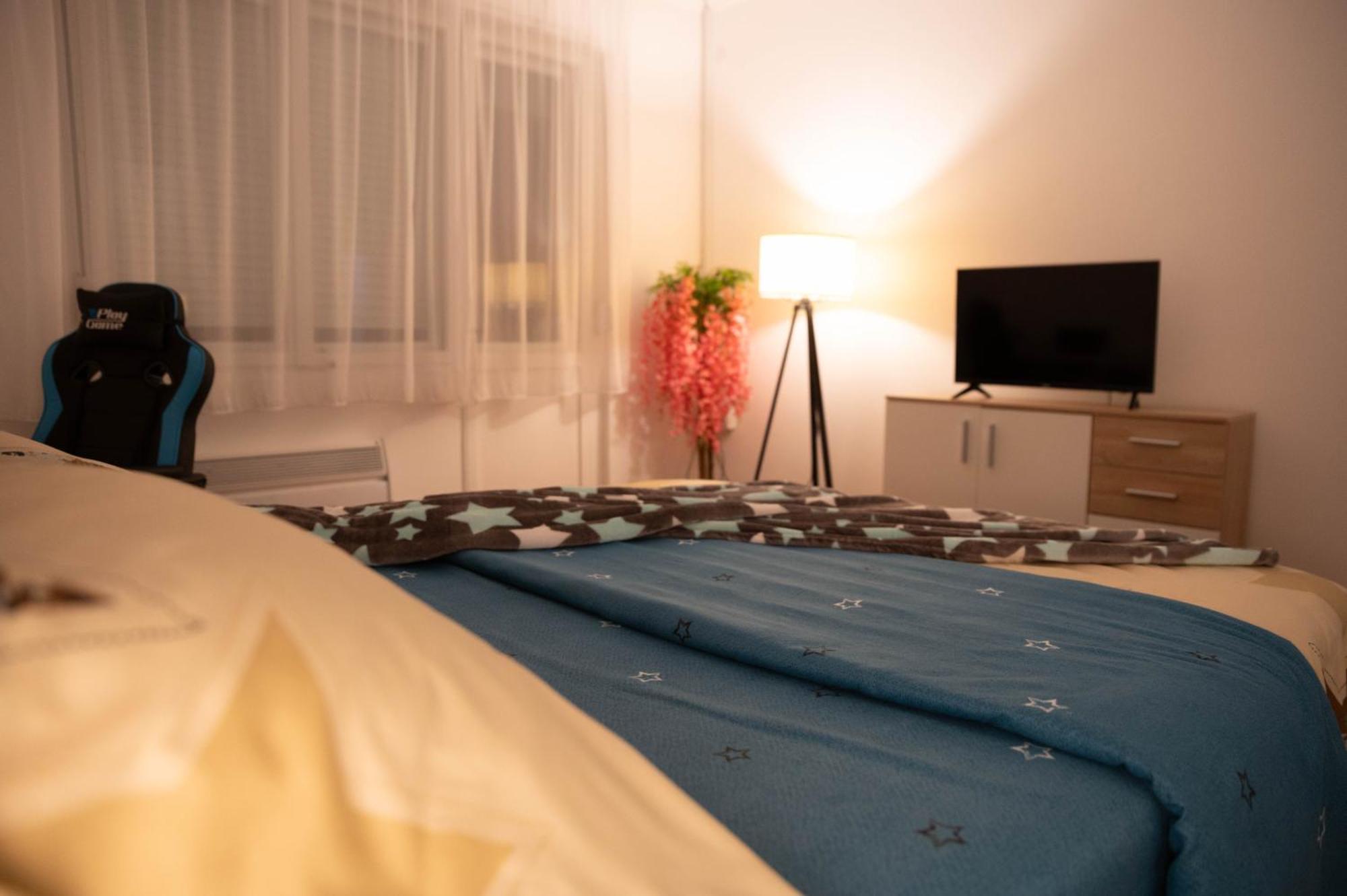 Nadahome - With Fast Wifi And Free Parking Apartment Sombor